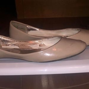 Nude flats